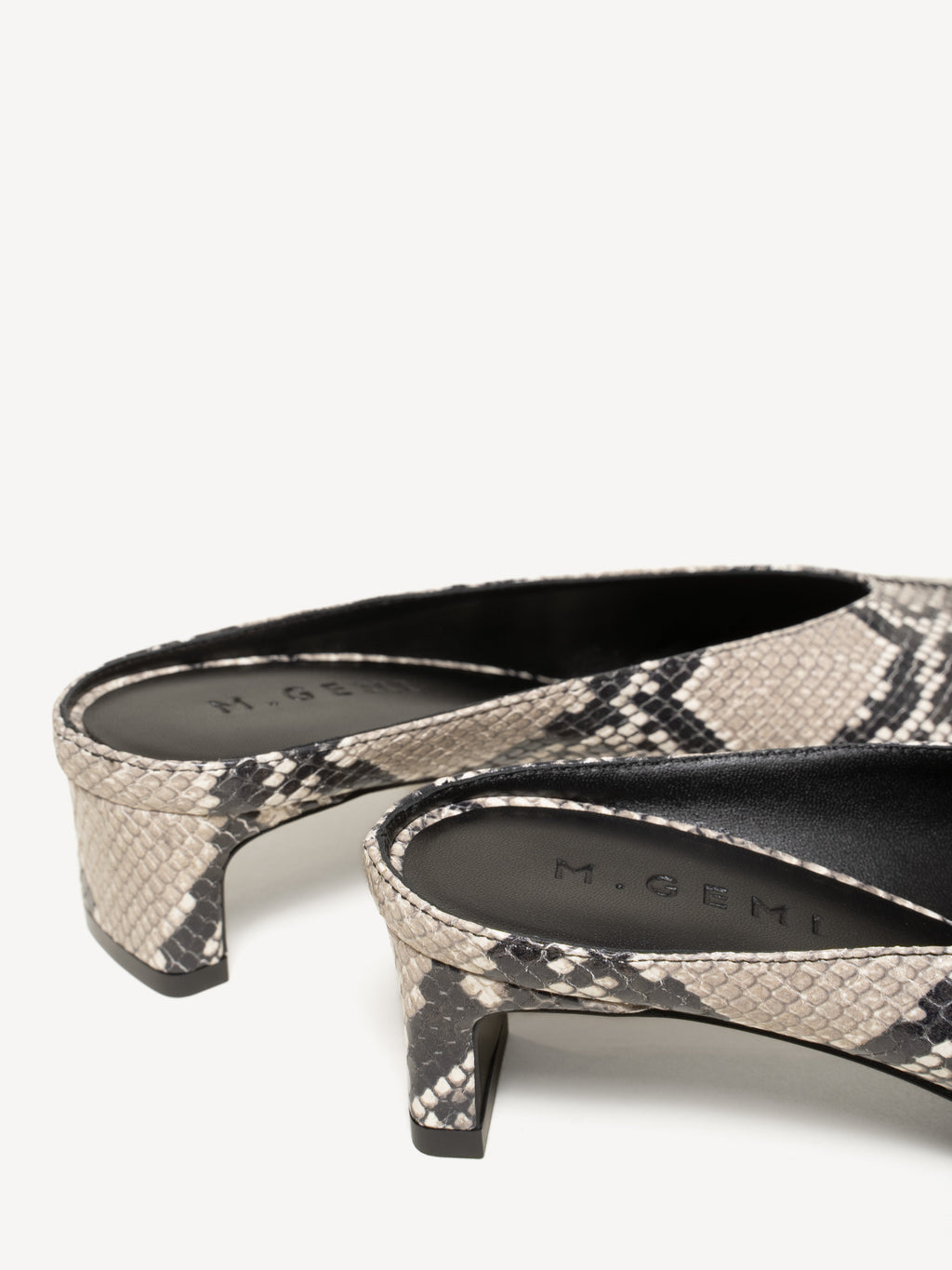 The Una Mule 35