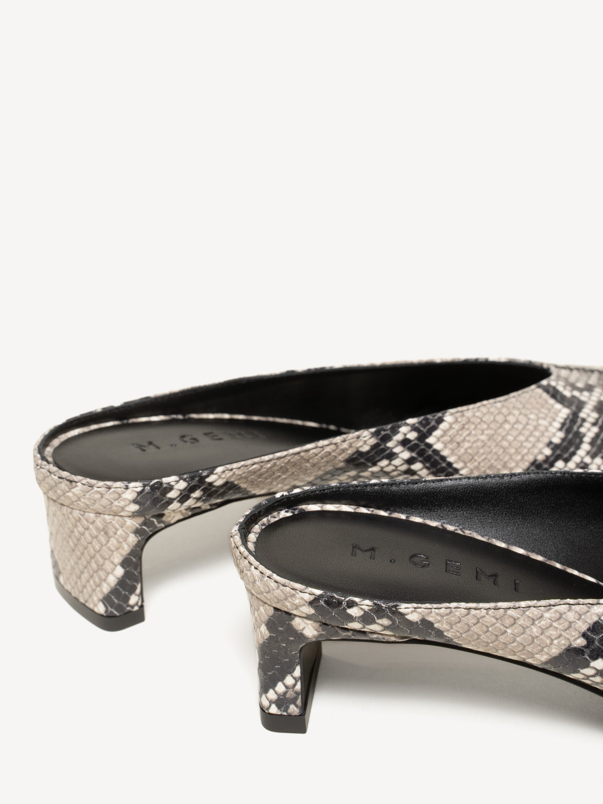 The Una Mule 35
