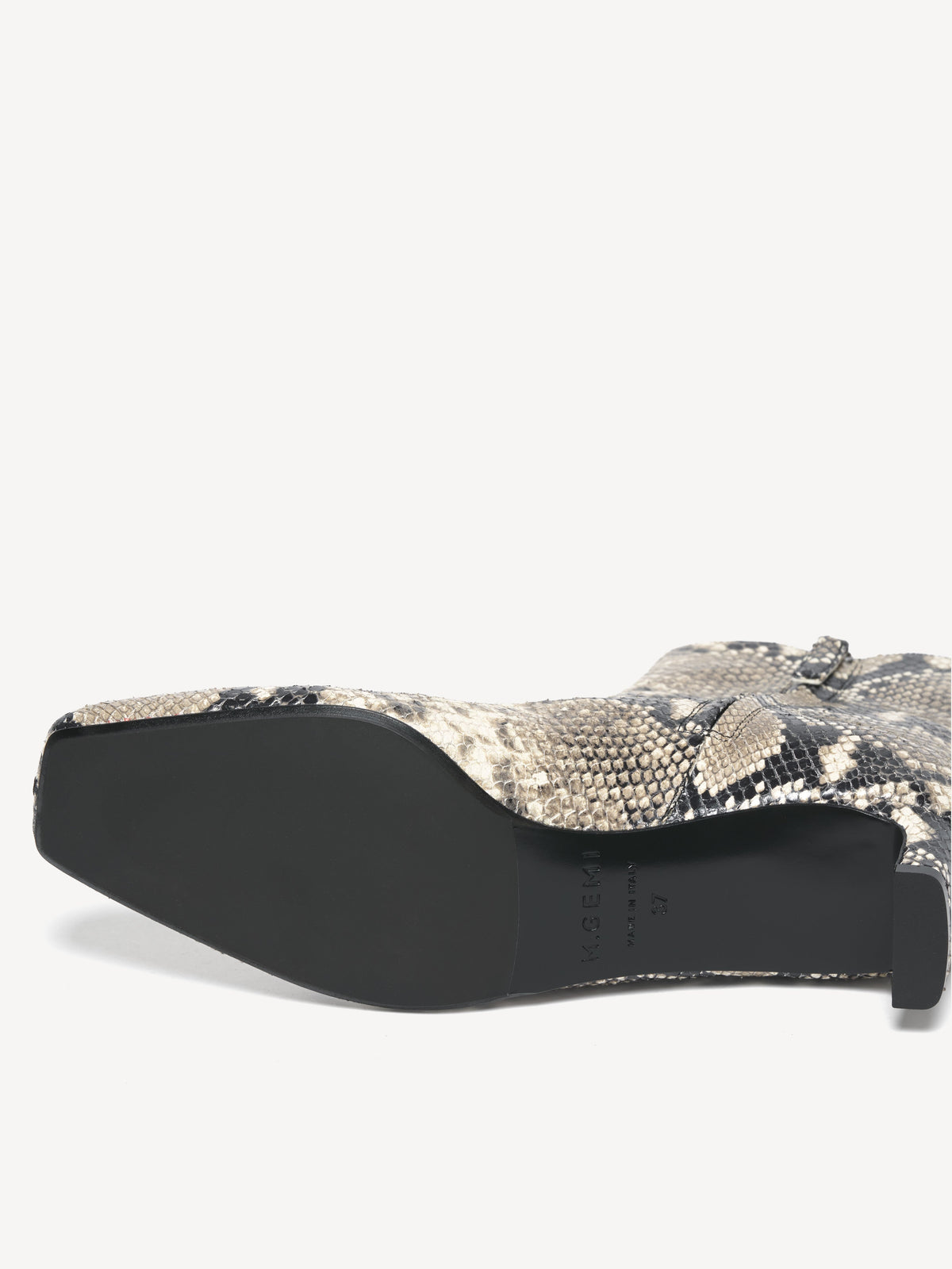 The Una Bootie 35